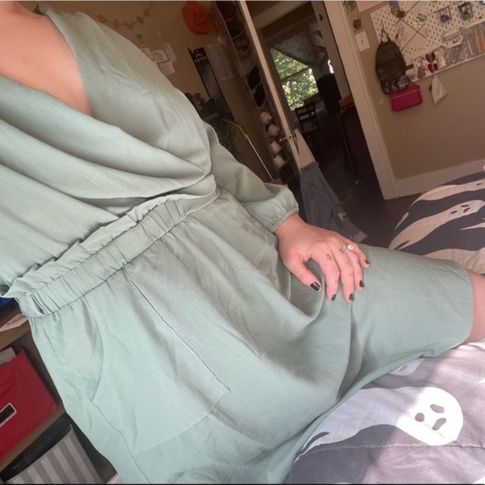 Monteau Los Angeles Womens Soft Green Pocket Dress